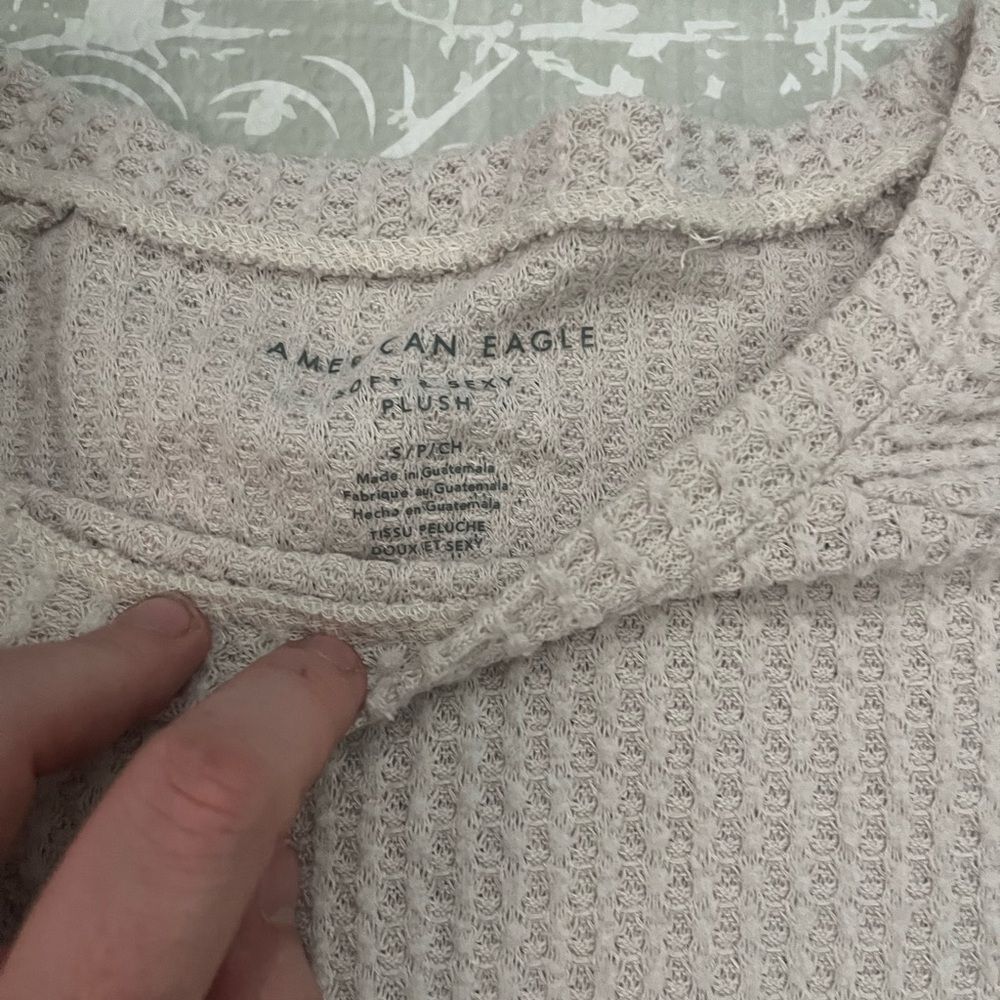 American Eagle Outfitters Soft and Sexy Plush Beige Textured Long Sleeve Tee - Picture 3 of 3